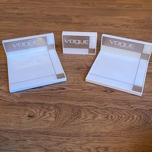 Vogue Eyewear Display Set